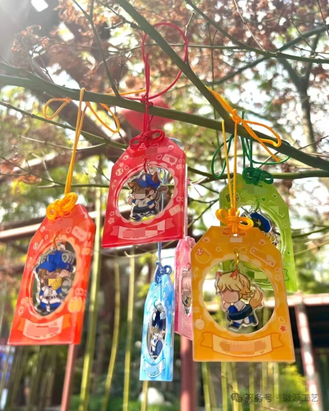 爆火的亚克力御守：把祈福做成随身携带的潮玩